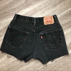 VINTAGE LEVI’S 550 CUT OFF DENIM BLACK SHORTS
